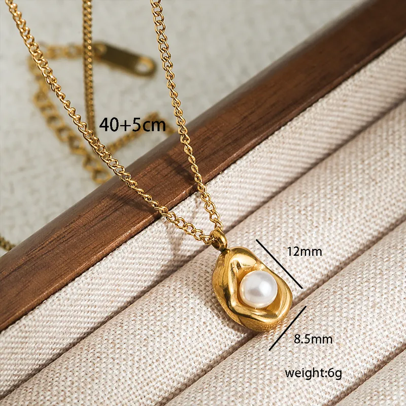 Mini Oyster Necklace