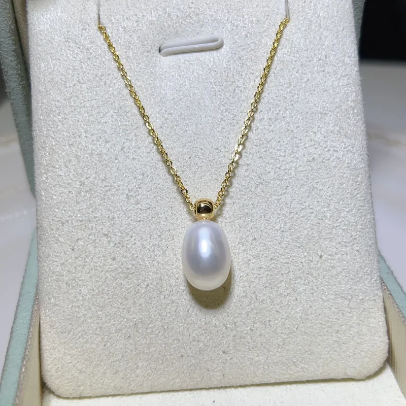 The Luminous Drop Pearl Necklace