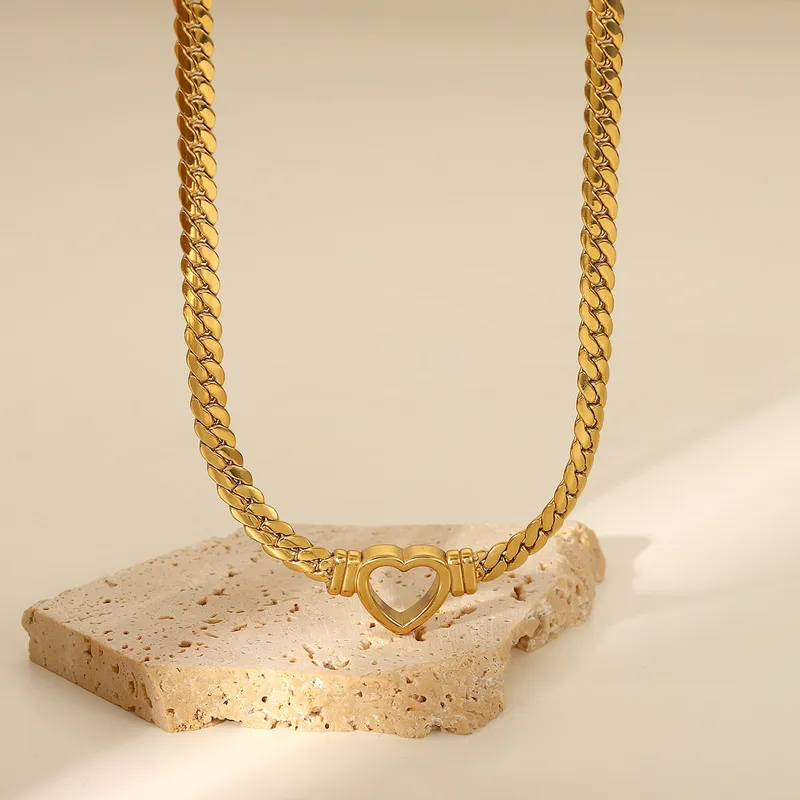 Hollow heart necklace