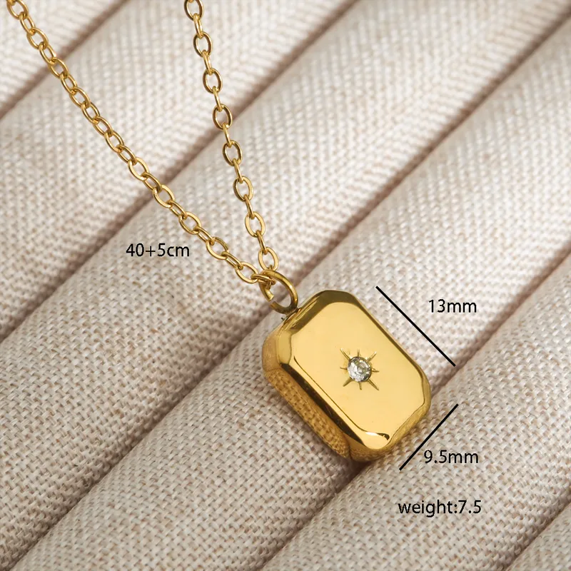 Stella Necklace