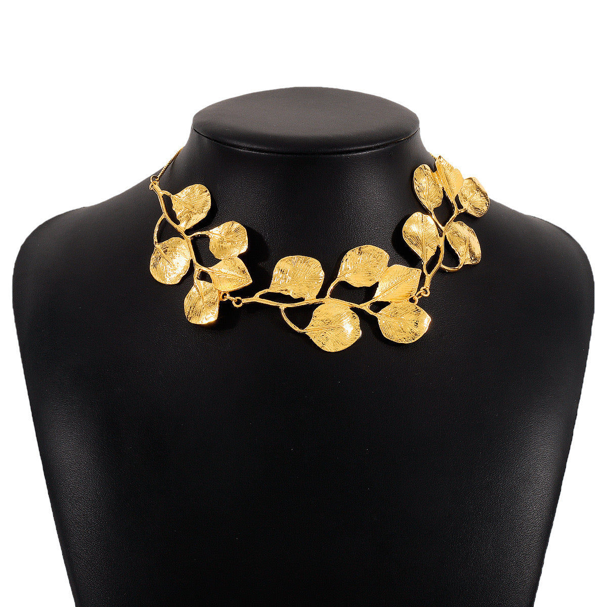 Flower petals necklace