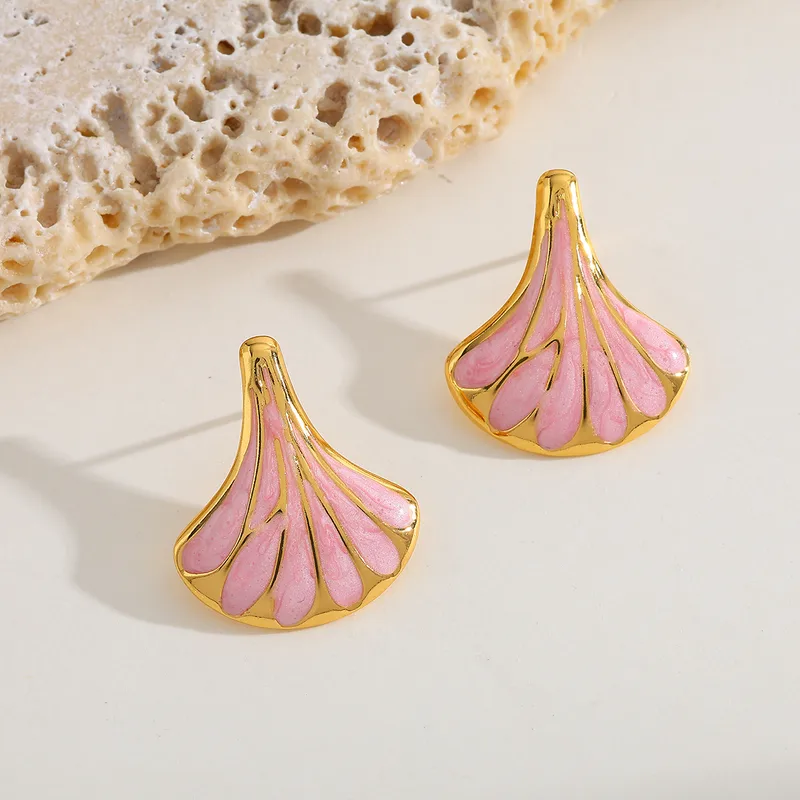 Ginko studs