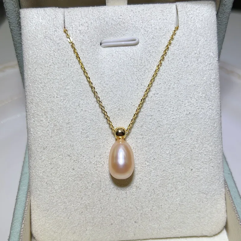 The Luminous Drop Pearl Necklace