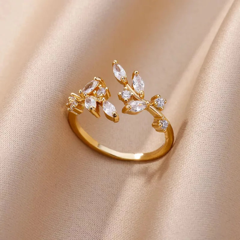 The Laurel Wrap Ring