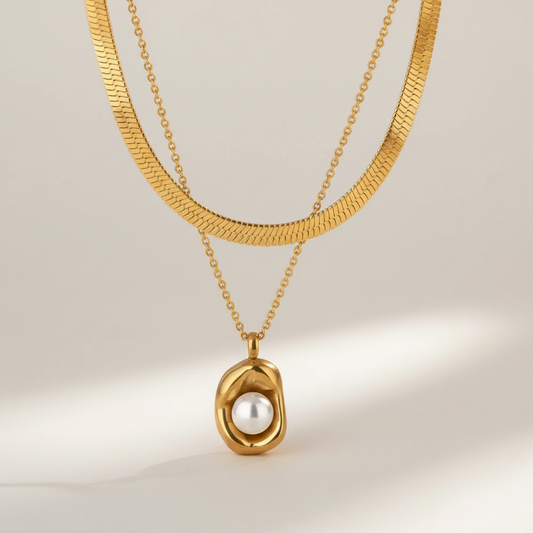 The Liquid Pearl necklace
